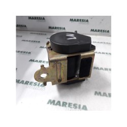 Peugeot - 607 - Rear seatbelt, centre