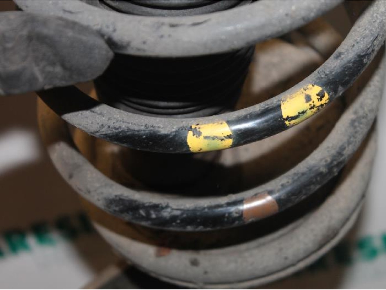Peugeot - 607 - Front shock absorber rod, right