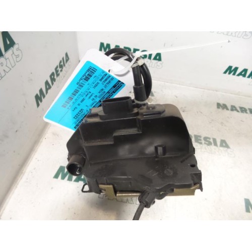 Renault - Megane Scenic - Front door lock mechanism 4-door, right
