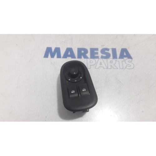 Renault - Master - Multi-functional window switch