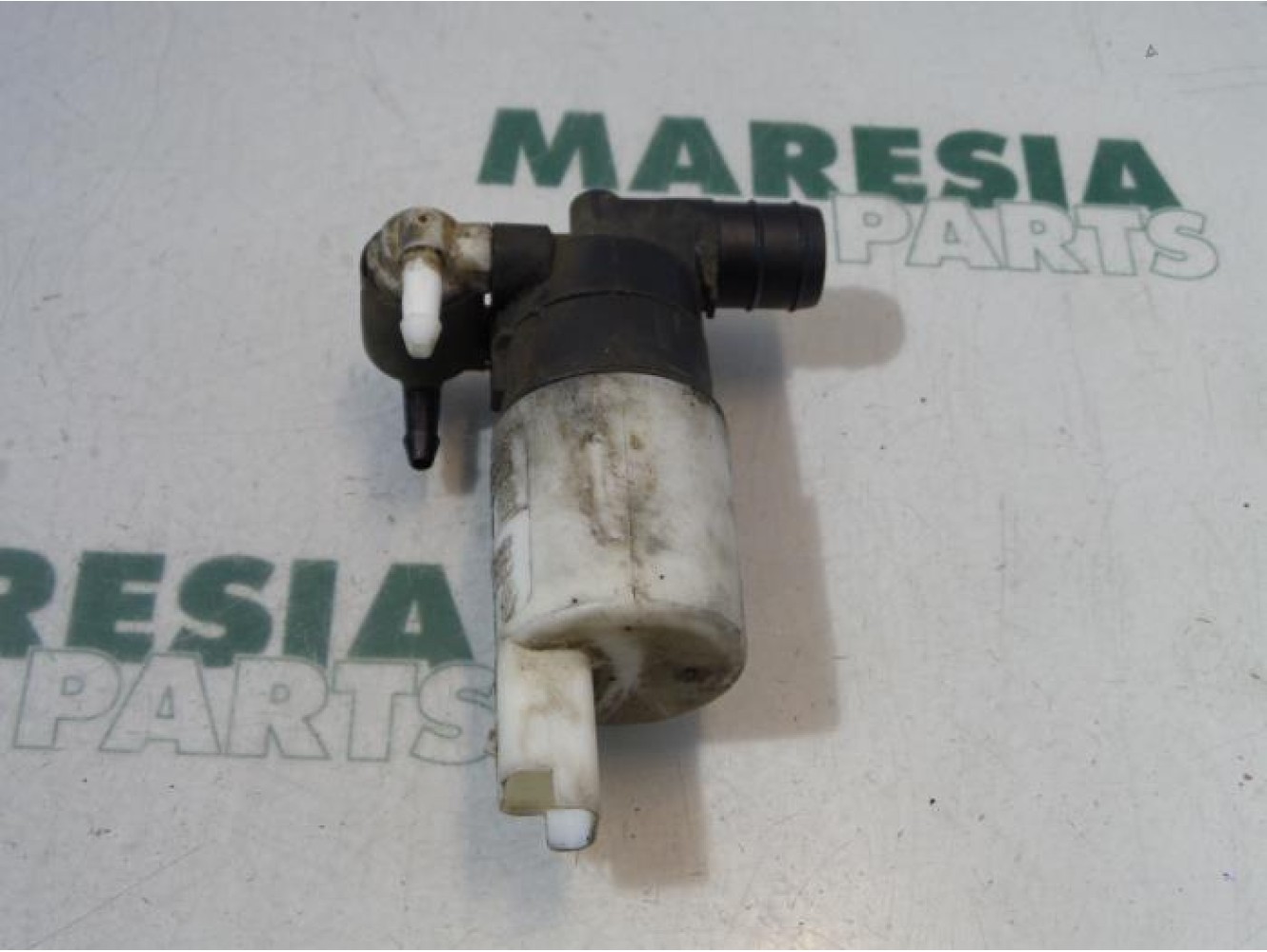 Renault - Megane Scenic - Windscreen washer pump