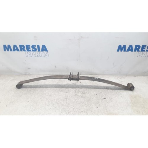 Renault - Master - Blattfeder hinten