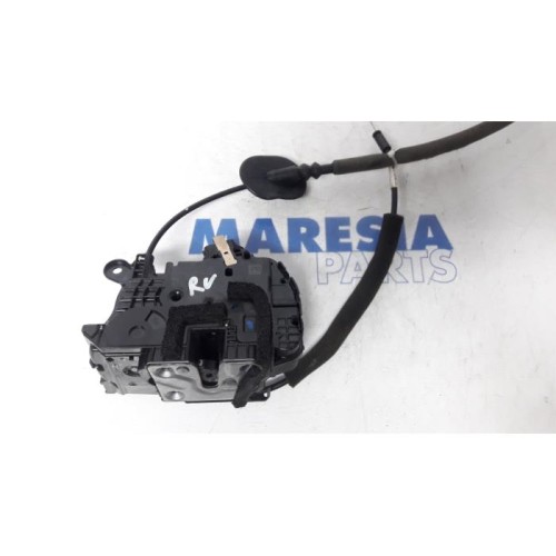 Renault - Captur - Front door lock mechanism 4-door, right