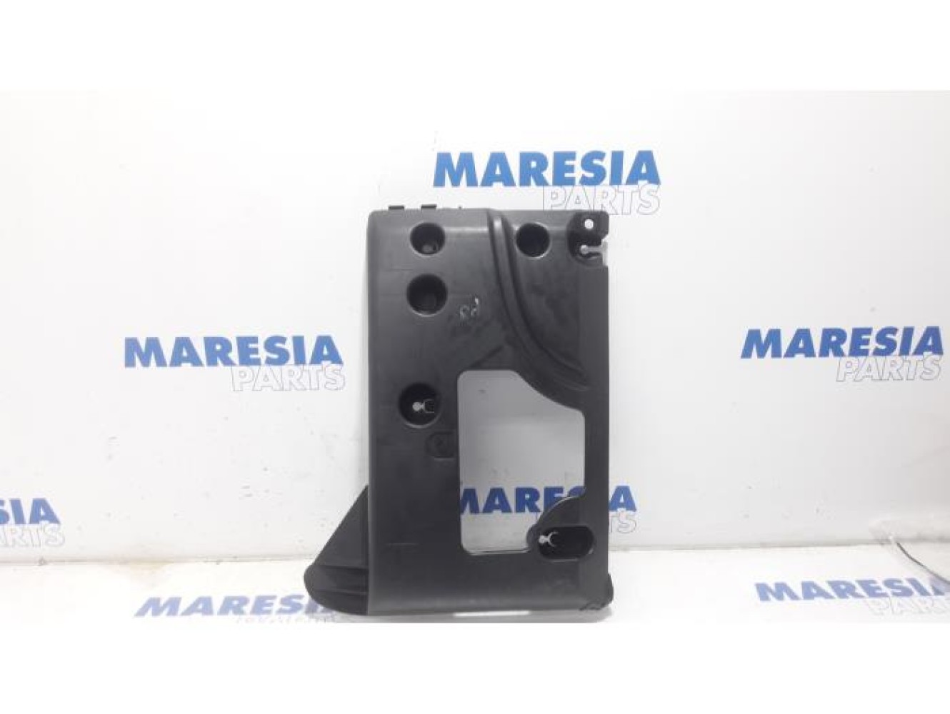 Renault - Master - Rear bumper frame