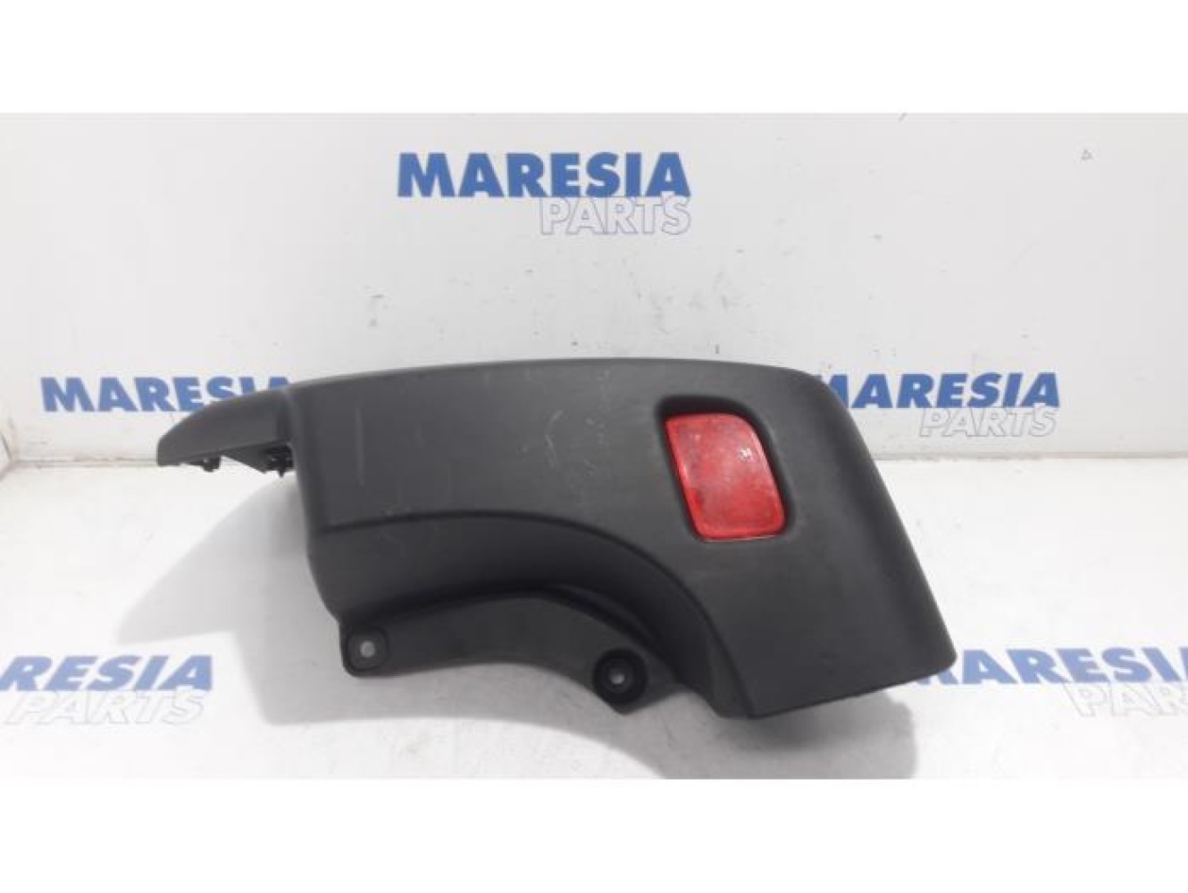 Renault - Master - Rear bumper component, right