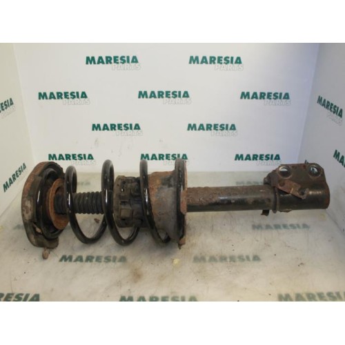 Renault - Megane Scenic - Front shock absorber rod, right