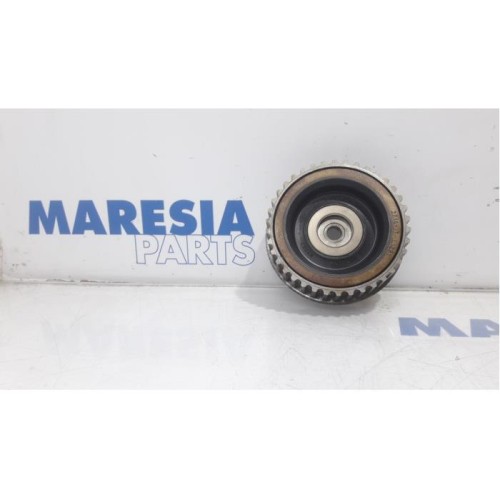 Renault - Scenic - Camshaft sprocket