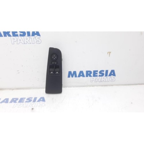 Fiat - Punto - Multi-functional window switch