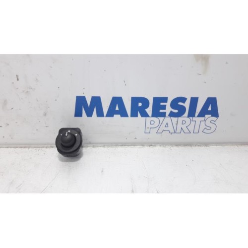 Opel - Combo - Mirror switch