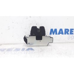 Citroen - DS3 - Tailgate lock mechanism