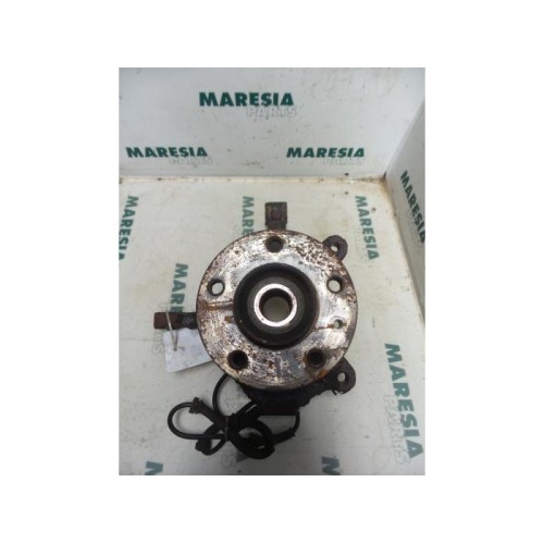 Renault - Trafic - Knuckle, front right