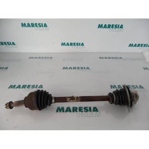 Renault - Trafic - Front drive shaft, left
