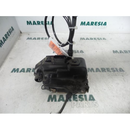 Renault - Megane Scenic - Front door lock mechanism 4-door, right