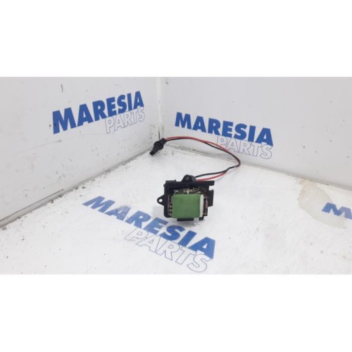 Renault - Trafic - Heater resistor
