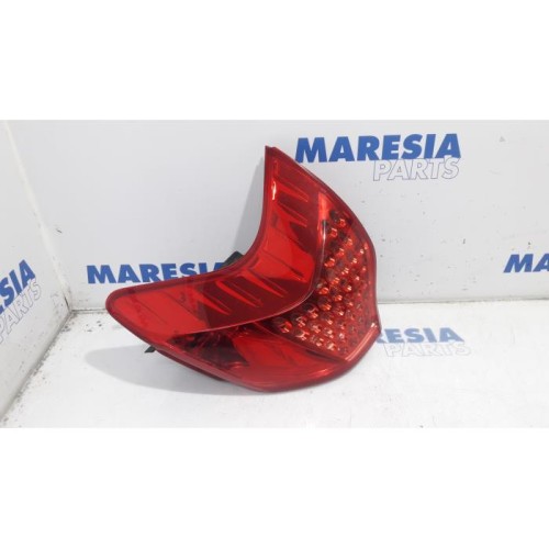 Peugeot - 3008 - Taillight, right