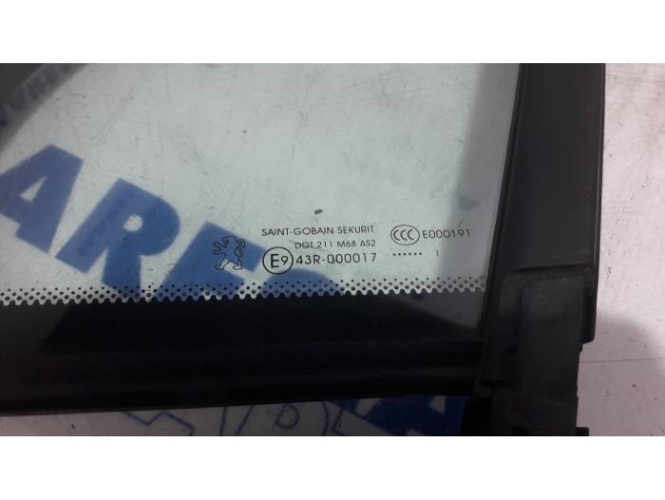 Peugeot - 3008 - Dreieckfenster links vorne