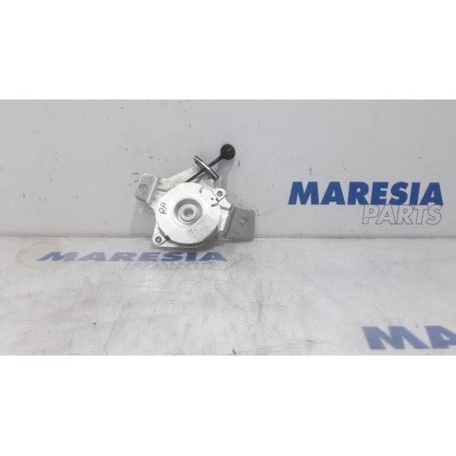 Peugeot - 3008 - Tailgate hinge