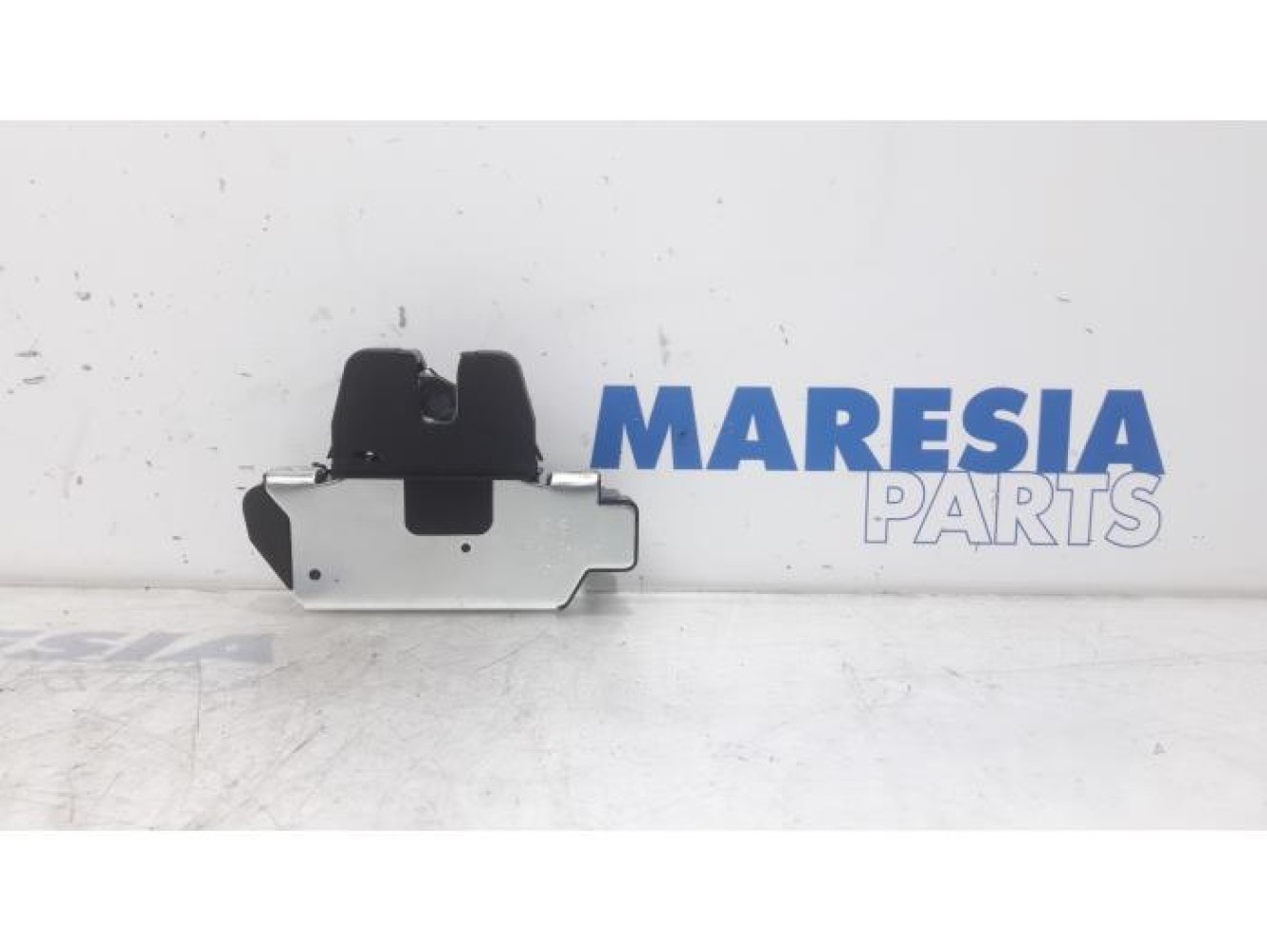 Peugeot - 3008 - Tailgate lock mechanism