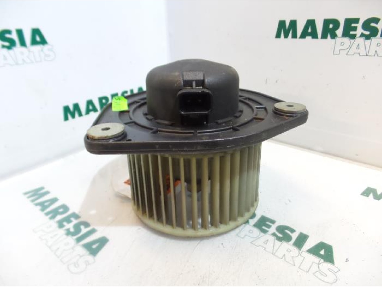 Fiat - Cinquecento - Heating and ventilation fan motor