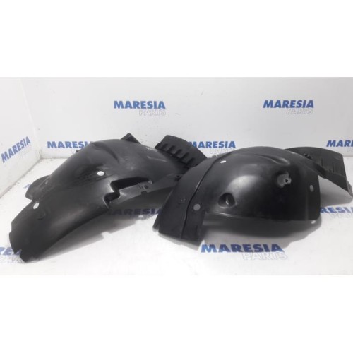 Renault - Trafic - Wheel arch liner