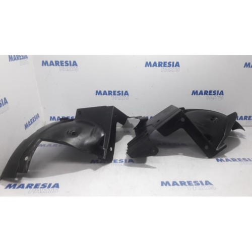 Renault - Trafic - Wheel arch liner