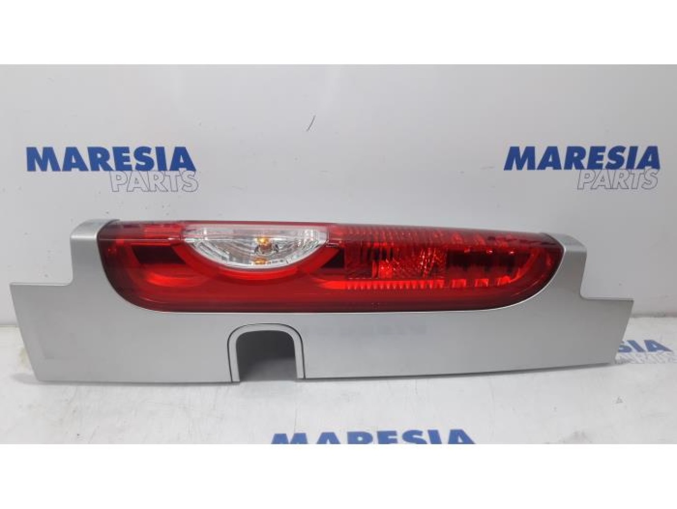 Renault - Trafic - Achterlicht rechts