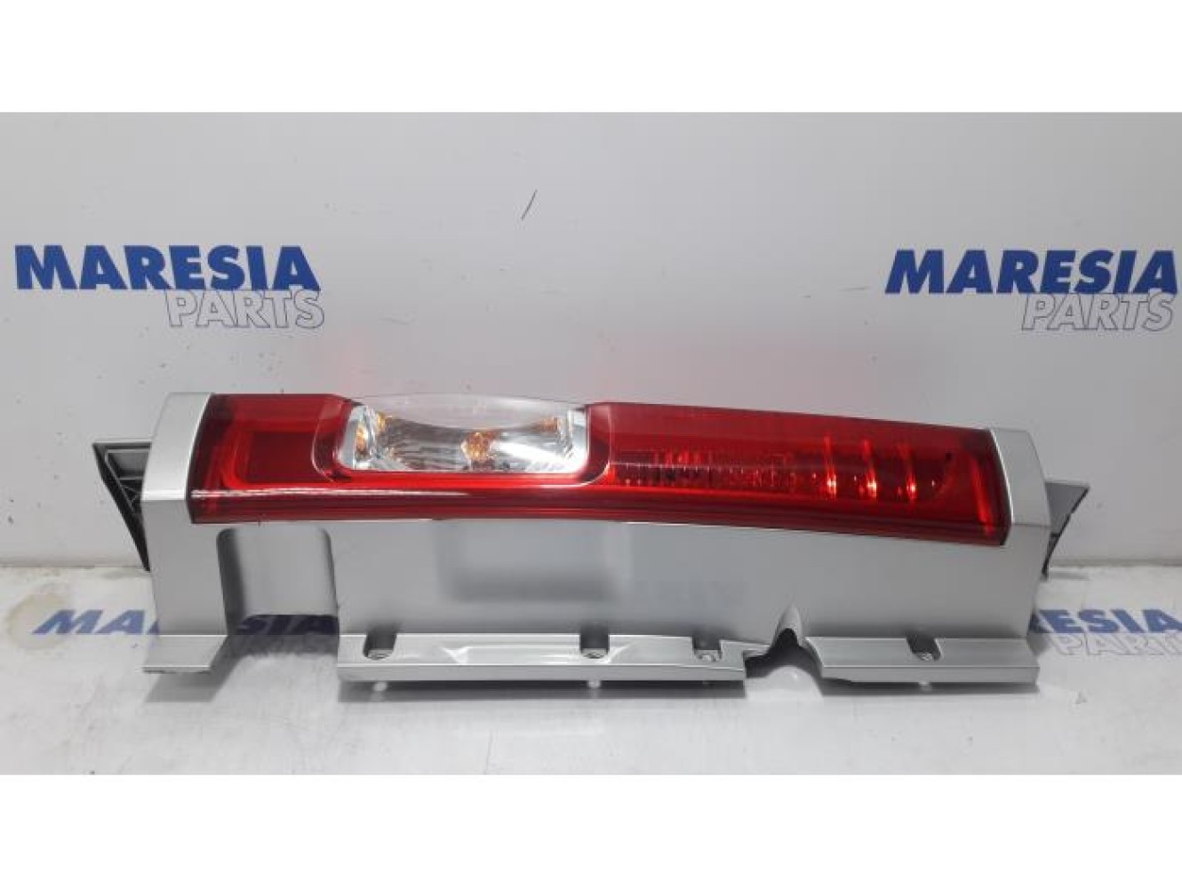 Renault - Trafic - Achterlicht links