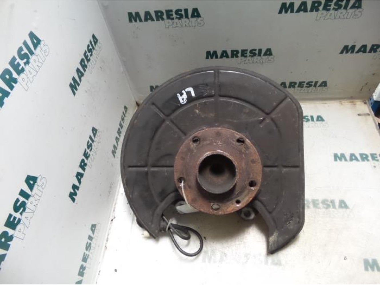 Lancia - Thesis - Achsschenkel links hinten
