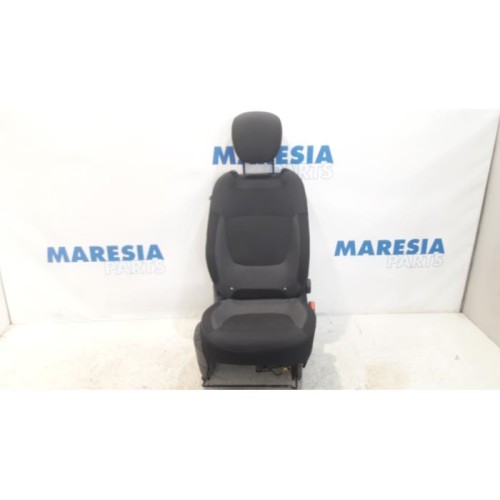 Renault - Captur - Seat, right