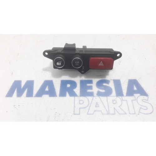 Alfa Romeo - 159 - Panic lighting switch