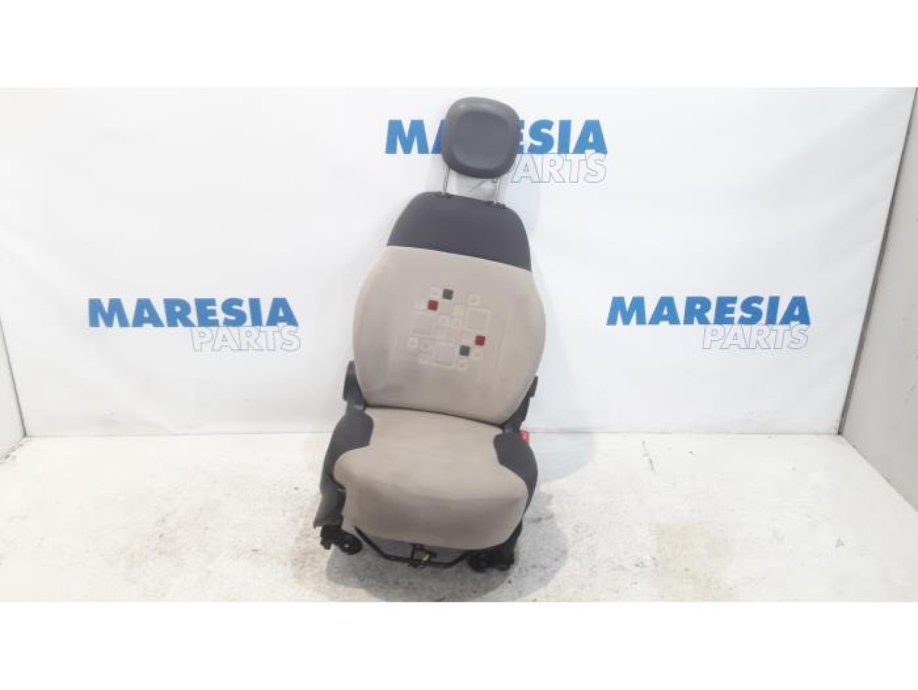 Fiat - Panda - Seat, right