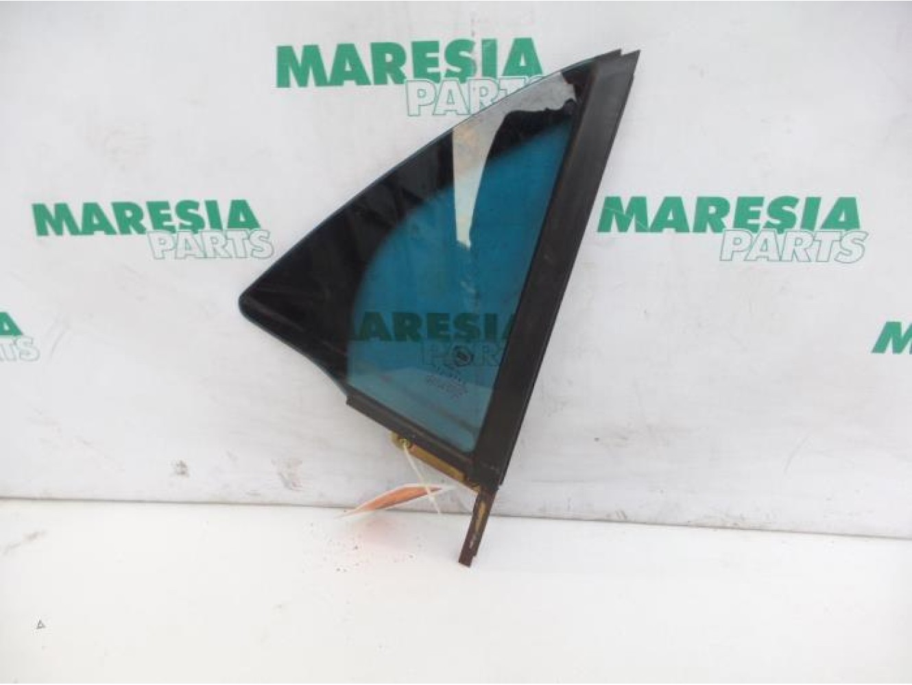 Lancia - Thesis - Rear quarter light, left right