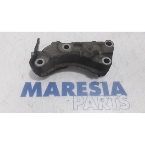 Peugeot - Bipper - Engine mount