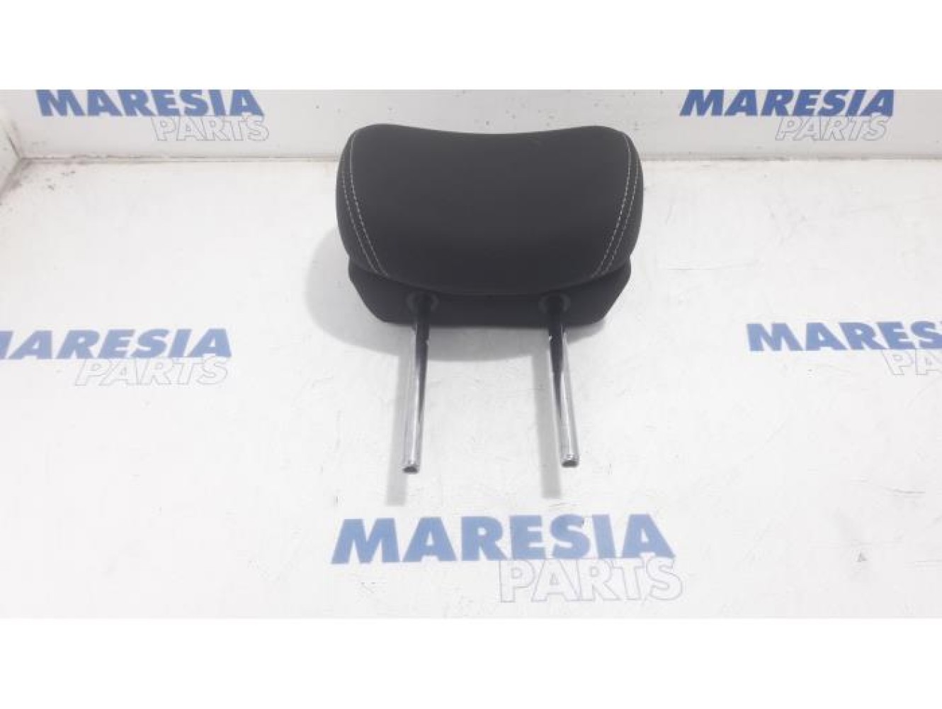 Renault - Megane - Headrest