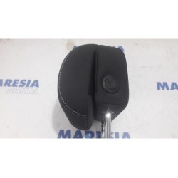 Renault - Megane - Headrest