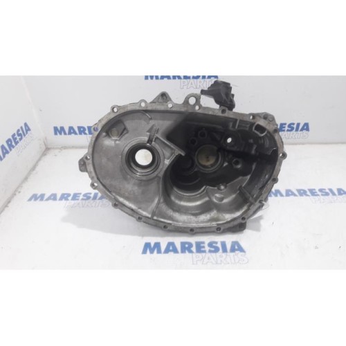 Renault - Megane Scenic - Gearbox casing