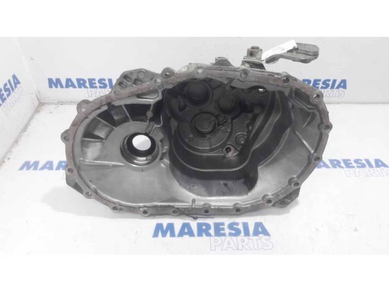 Renault - Laguna - Gearbox casing