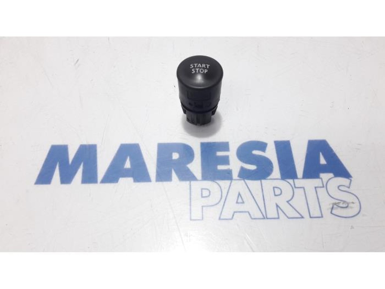 Renault - Captur - Start/stop switch