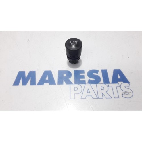 Renault - Captur - Start/stop switch