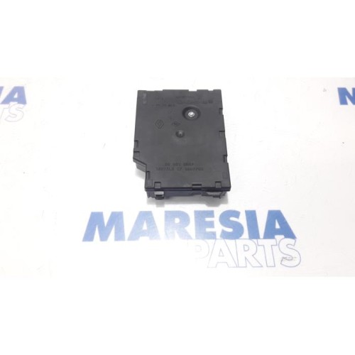 Renault - Captur - Card reader (lock)
