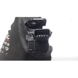 Renault - Captur - Tailgate lock mechanism