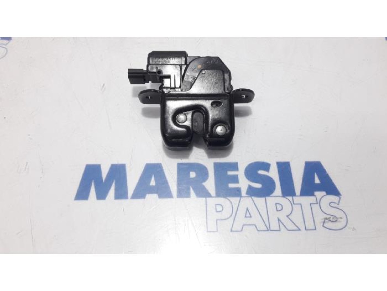 Renault - Captur - Tailgate lock mechanism