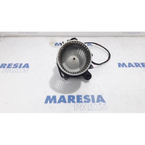 Renault - Captur - Heating and ventilation fan motor