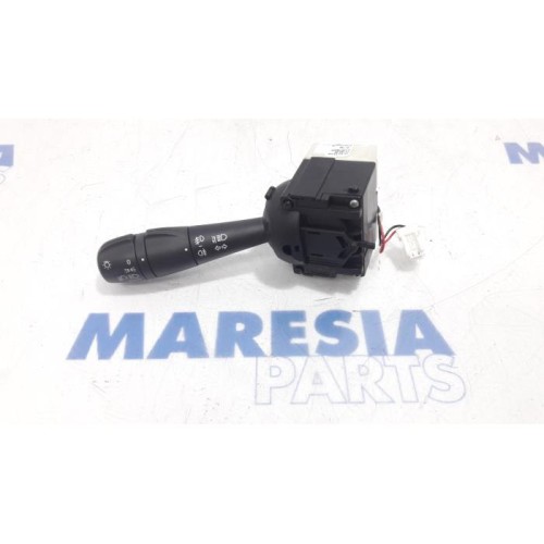 Renault - Captur - Indicator switch