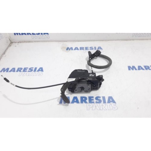 Renault - Captur - Front door lock mechanism 4-door, right