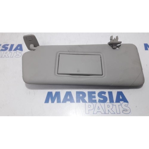 Renault - Captur - Sun visor