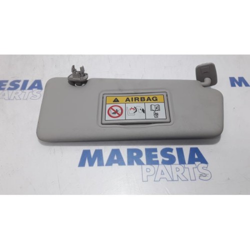 Renault - Captur - Sun visor