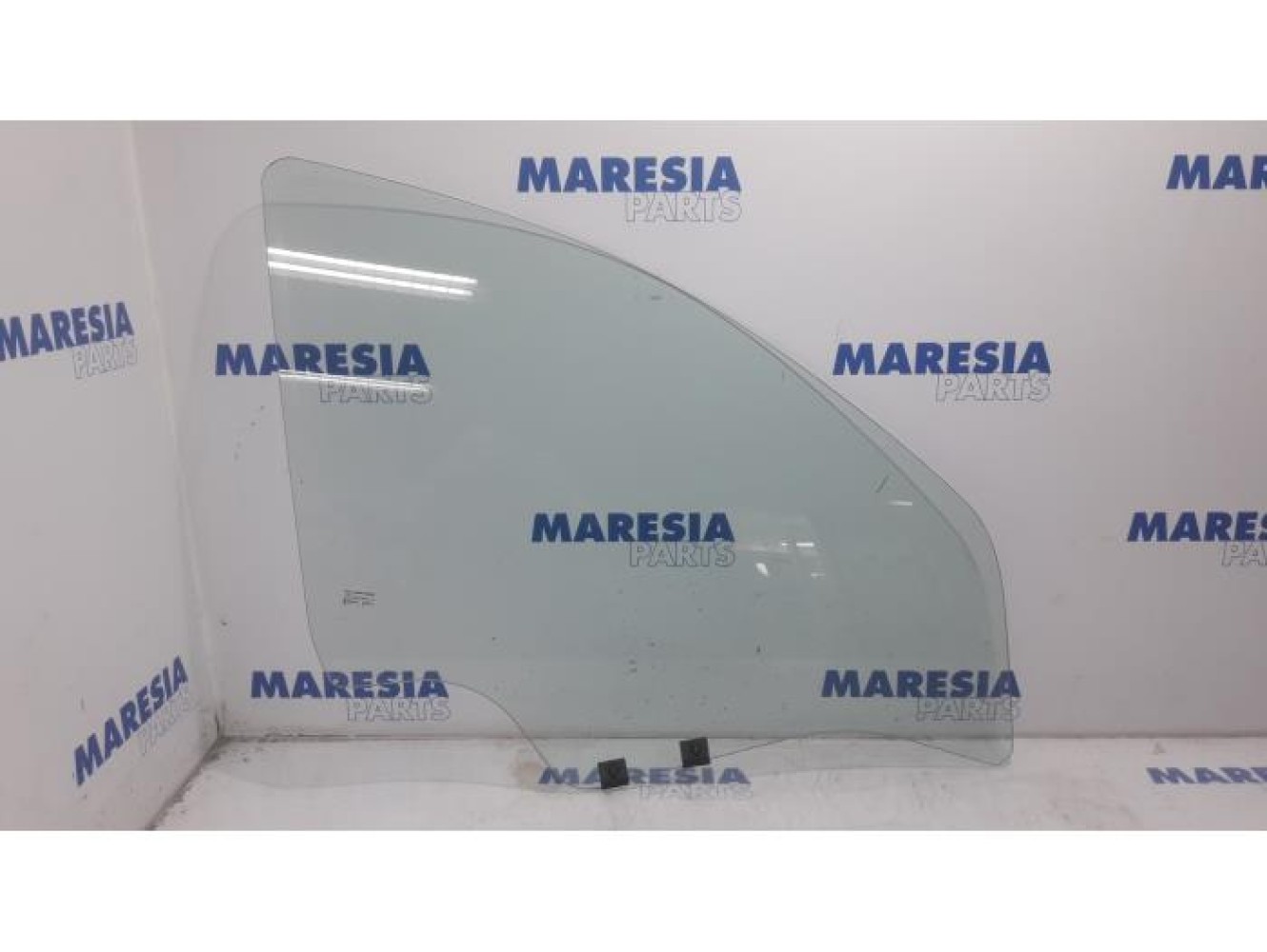 Dacia - Duster - Door window 4-door, front right