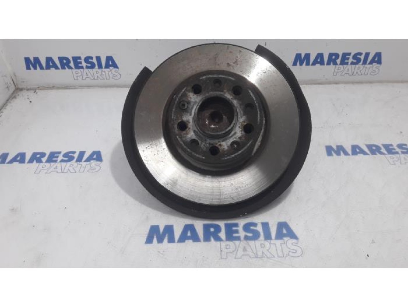 Alfa Romeo - 159 - Fusee links-achter