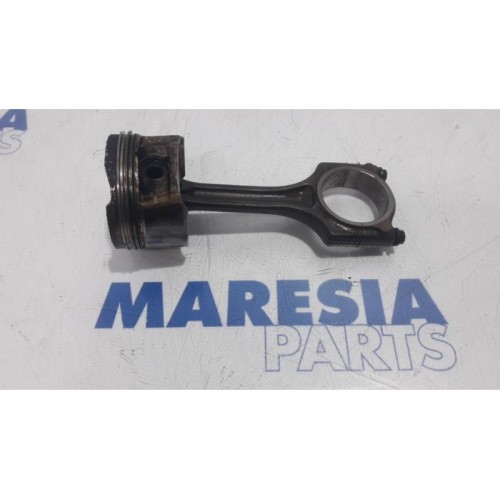 Peugeot - 5008 - Piston